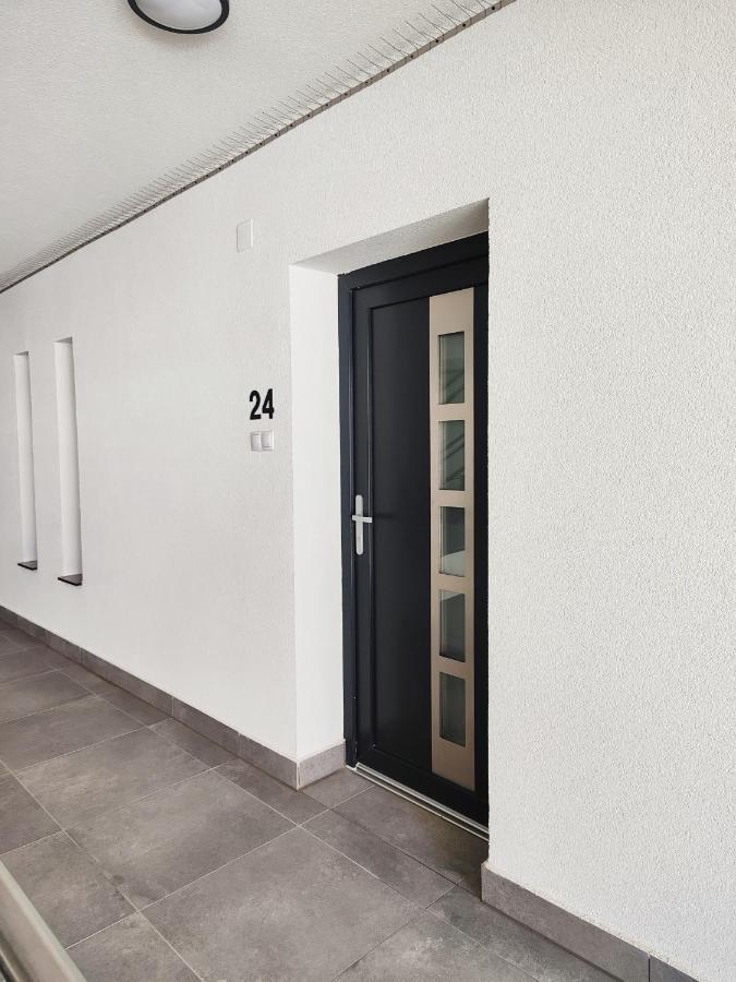 Royal Liberty Apartment Keszthely Ngoại thất bức ảnh
