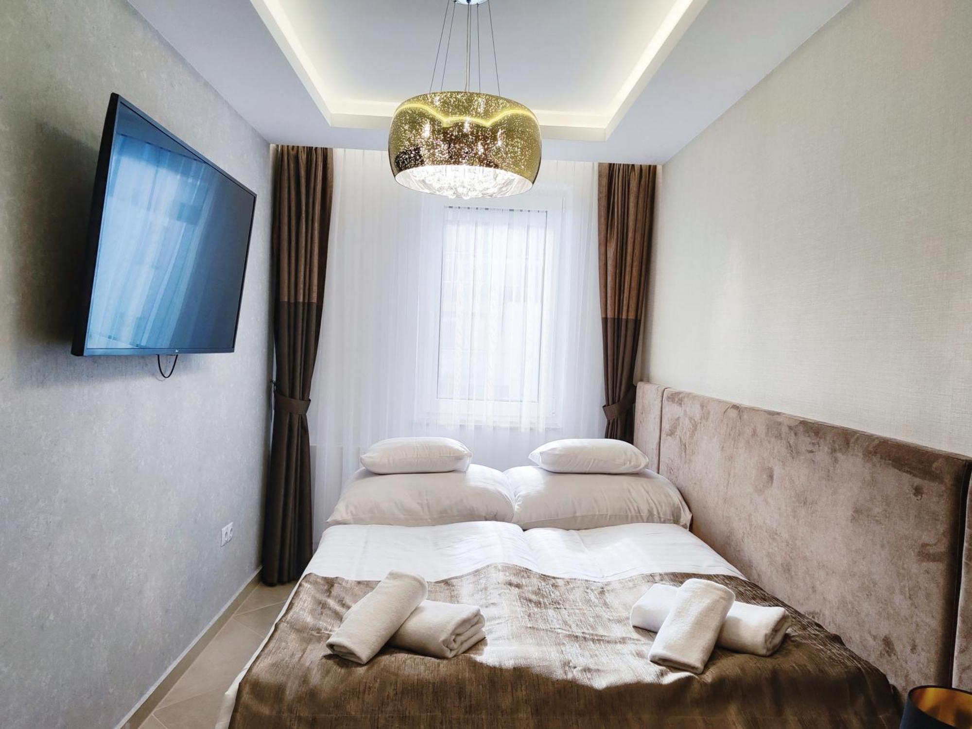 Royal Liberty Apartment Keszthely Ngoại thất bức ảnh