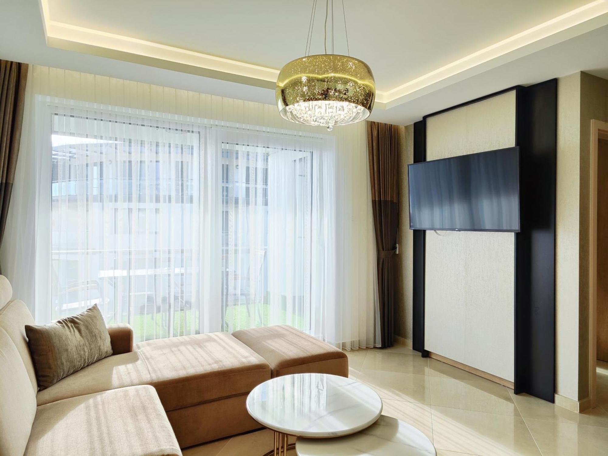 Royal Liberty Apartment Keszthely Ngoại thất bức ảnh