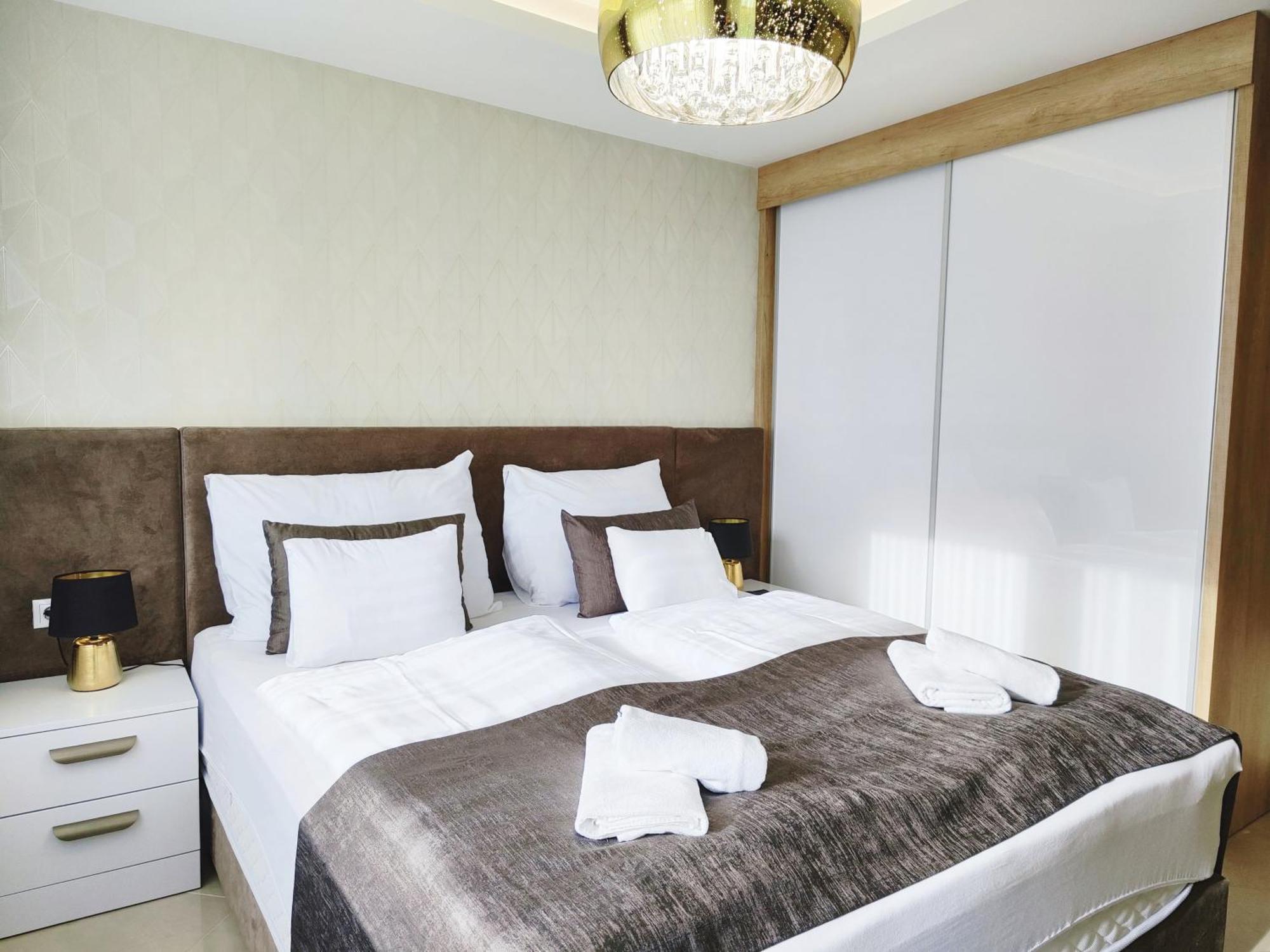 Royal Liberty Apartment Keszthely Ngoại thất bức ảnh